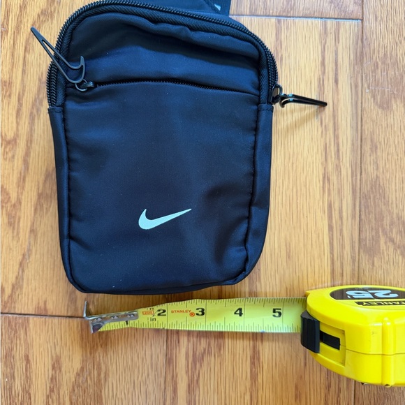 Nike Black Belt Bag with White Accents Swoosh - Picture 6 of 7